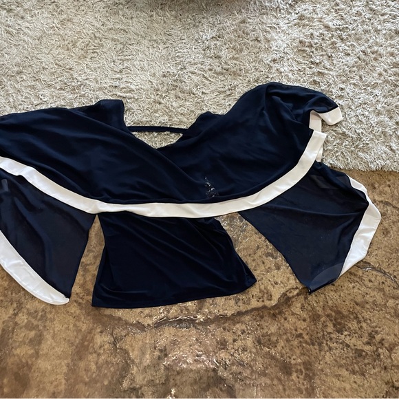 Frank Lyman navy cape sleeve top - Picture 1 of 5